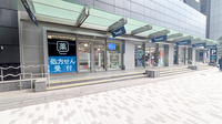 薬局トモズコレド日本橋店の外観
