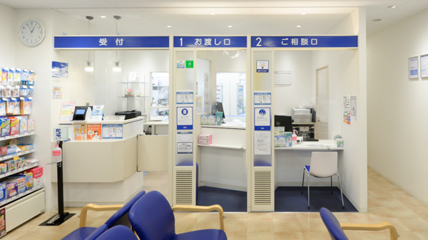 クオール薬局日本橋店の受付/カウンター