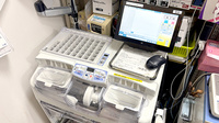 薬局トモズ品川インターシティ店の調剤器具