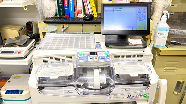 薬局トモズ　浜松町店の調剤器具