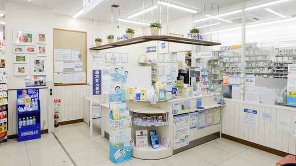 ナチュラルローソンクオール薬局高輪台駅前店の受付/カウンター