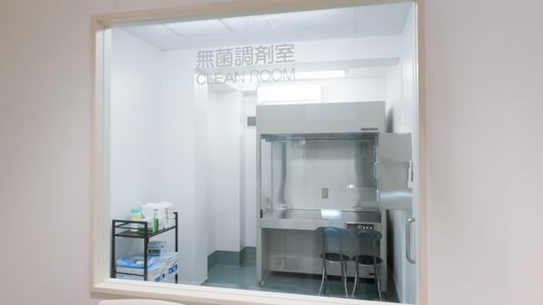 クオール薬局高輪店の無菌調剤室完備