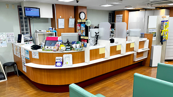 薬局トモズ女子医大前２号店の受付/カウンター