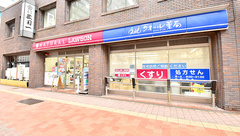 ナチュラルローソンクオール薬局新宿駅西店の外観