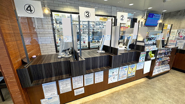 薬局トモズ亀戸東口店の受付/カウンター