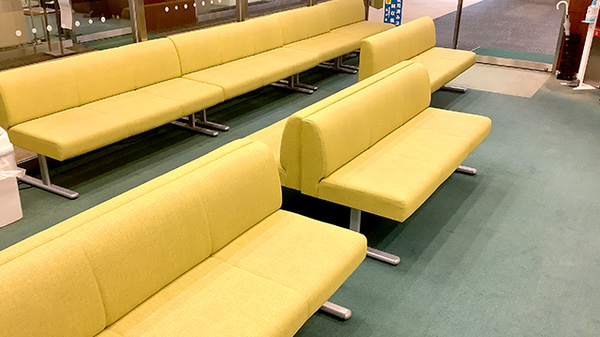 そうごう薬局 ThinkPark店の待合スペース