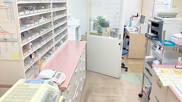 乾調剤薬局旗の台店の調剤室