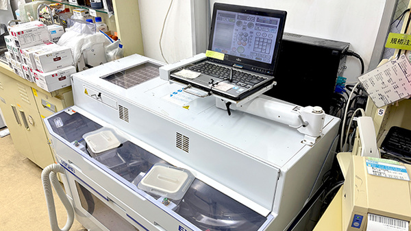 薬局トモズ洗足店の調剤器具