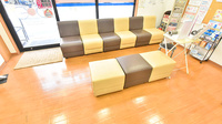 ファーマライズ薬局 東十条店の待合スペース