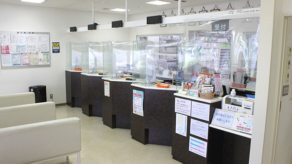 ライフ薬局四葉店の受付/カウンター