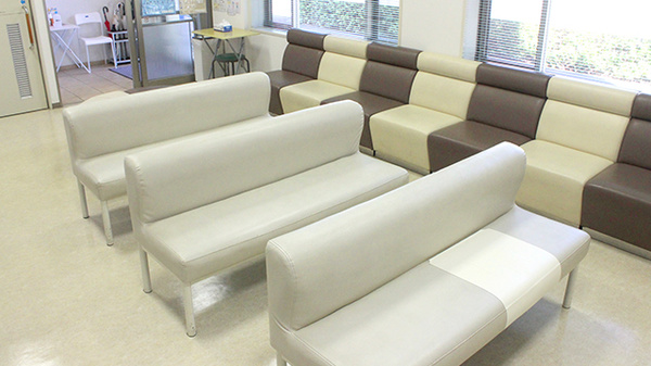 ライフ薬局四葉店の待合スペース