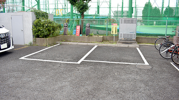 アクア薬局本店の駐車場
