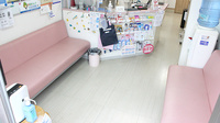 しんせい薬局の待合スペース