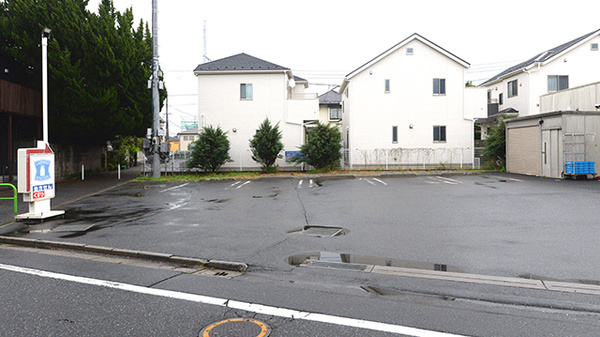 ローソンクオール薬局練馬大泉町三丁目店の駐車場