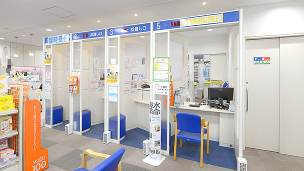 クオール薬局竹の塚店の受付/カウンター