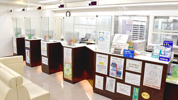 ライフ薬局綾瀬店の受付/カウンター