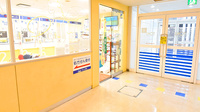 エンジェル薬局の入口