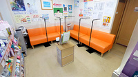 ウイン薬局江戸川瑞江店の待合スペース