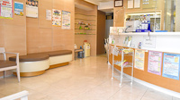クローバー薬局　立川店の待合スペース