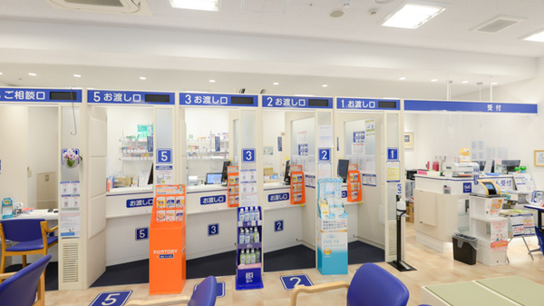 クオール薬局調布店の受付/カウンター