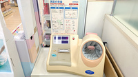 薬局トモズ花小金井店の血圧計