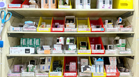 薬局トモズ花小金井店の薬棚