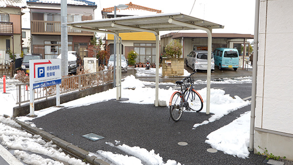 クオール薬局東大和店の駐輪場