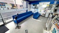 薬局トモズ清瀬店の待合スペース