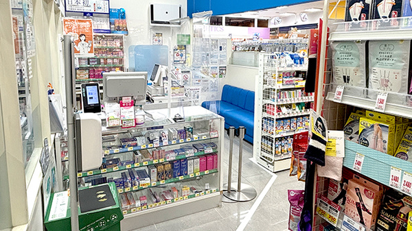 薬局トモズカトレヤプラザ伊勢佐木店の受付/カウンター