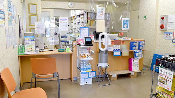 ウイン調剤薬局衣笠店の受付/カウンター