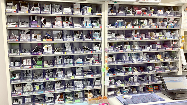 すみれ調剤薬局辻堂店の薬棚