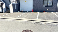 しいの木薬局の駐車場