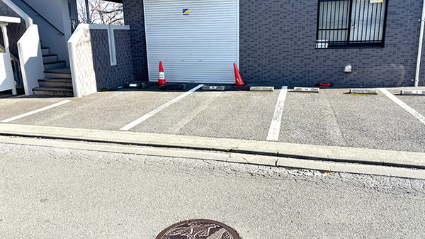 しいの木薬局の駐車場