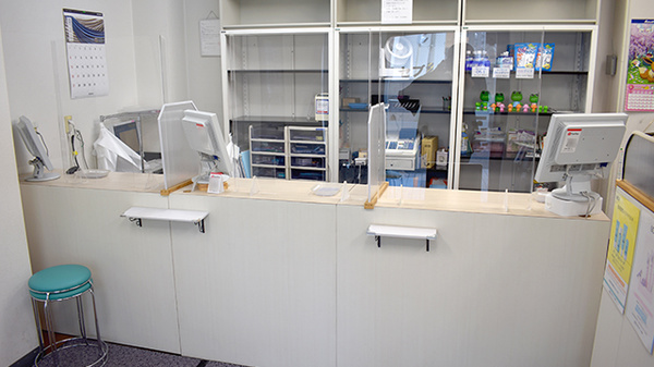 セブンス薬局中央林間店の受付/カウンター