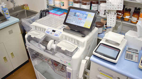 セブンス薬局中央林間店の調剤器具