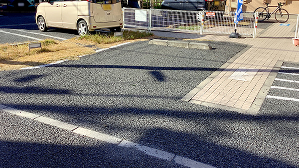 くすのき薬局長津田駅前店の駐車場