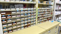 小倉ライフ薬局の薬棚
