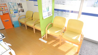 クオール薬局西生田店の待合スペース