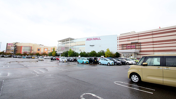 イオン薬局新潟南店（イオンスタイル新潟亀田インター）の駐車場