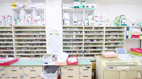 トリム薬局 白根大通店の薬棚