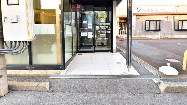 トリム薬局 新発田西店の入口
