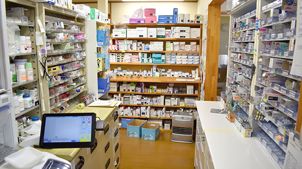 すがいやっきょく上海府店の調剤室