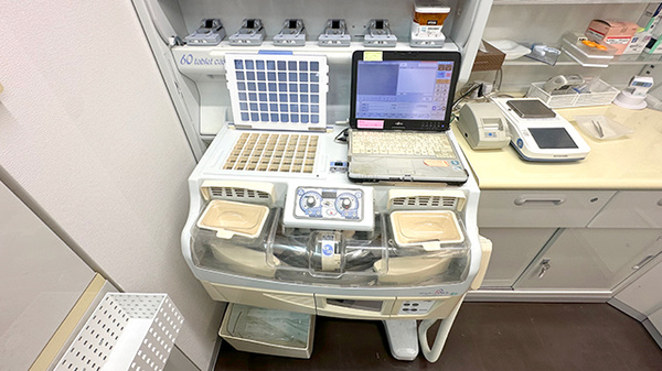 チューリップ富山南薬局の調剤器具