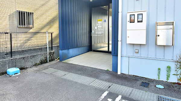 ファーマライズ薬局 氷見店の入口