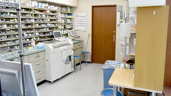 スギひかり薬局海老江店の調剤室