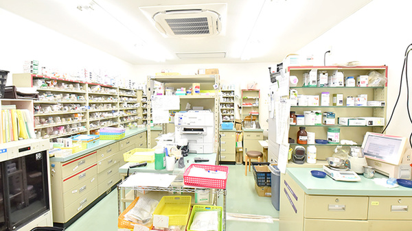 野々市ファーマライズ薬局の調剤室