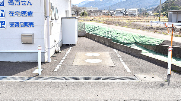 クオール薬局敦賀店の駐車場