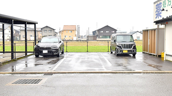 ハート調剤薬局平井店の駐車場