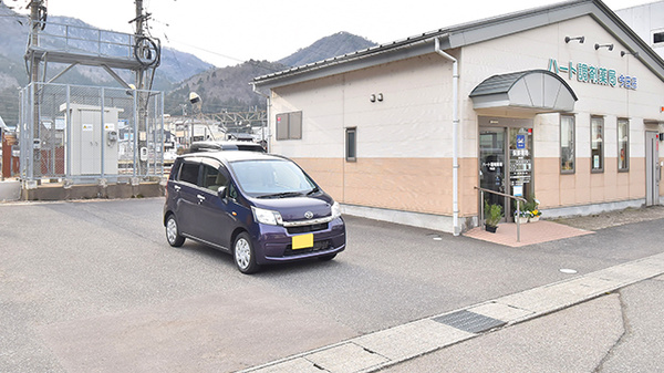 ハート調剤薬局今庄店の駐車場
