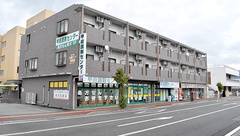 甲府調剤センター県病院前の外観